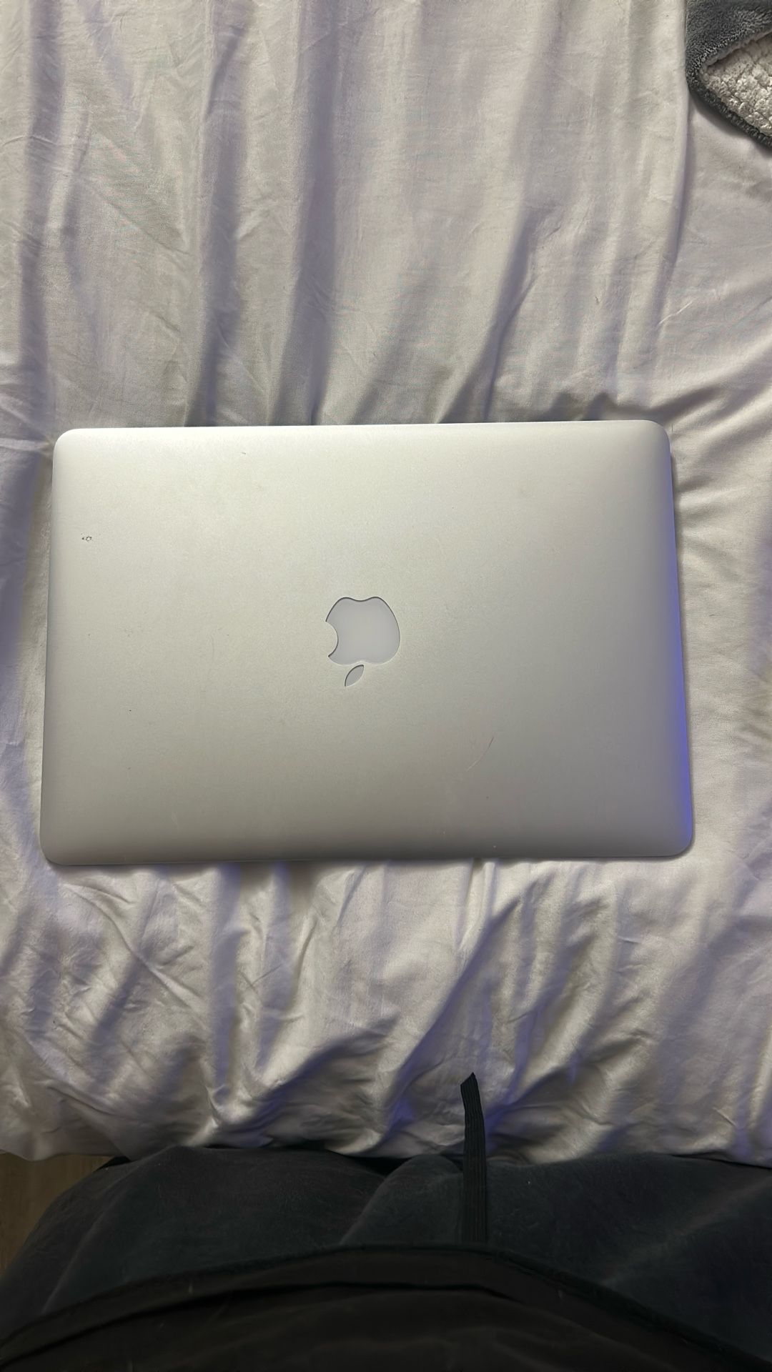 2017 Macbook air with charger