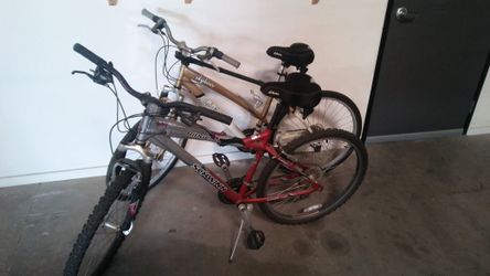 2 Schwinn mountain bikes