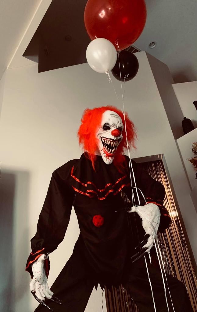 Halloween Animatronic 7ft Crouchy Clown Combo