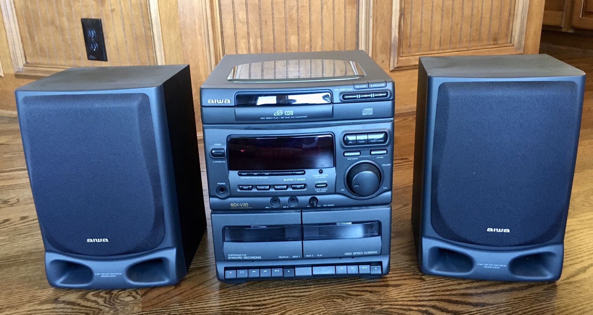 Aiwa NSX-V20 - FM/AM stereo, 3 CD changer, 2 tape deck and speakers