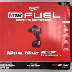 NEW! Milwaukee 2904-22 M18 FUEL 1/2" Hammer Drill/Driver Kit