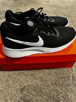 Nike Tanjun