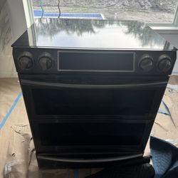 kitchen stove 