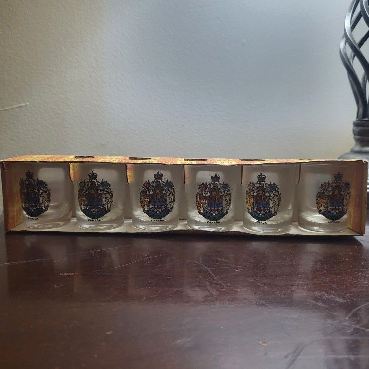 " NEW " Shot Glasses From Canada π¨π¦