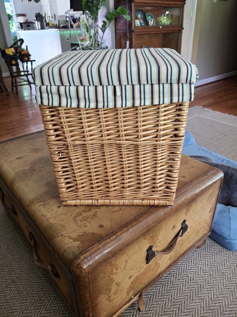 17x16x18 Wicker Storage With Handles