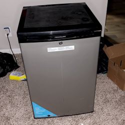 Mini Fridge 