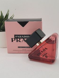 Prada
Paradoxe Radical Essence
1.6 fl ⭐️