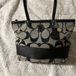 Coach Vintage handbag Black n’ Gray