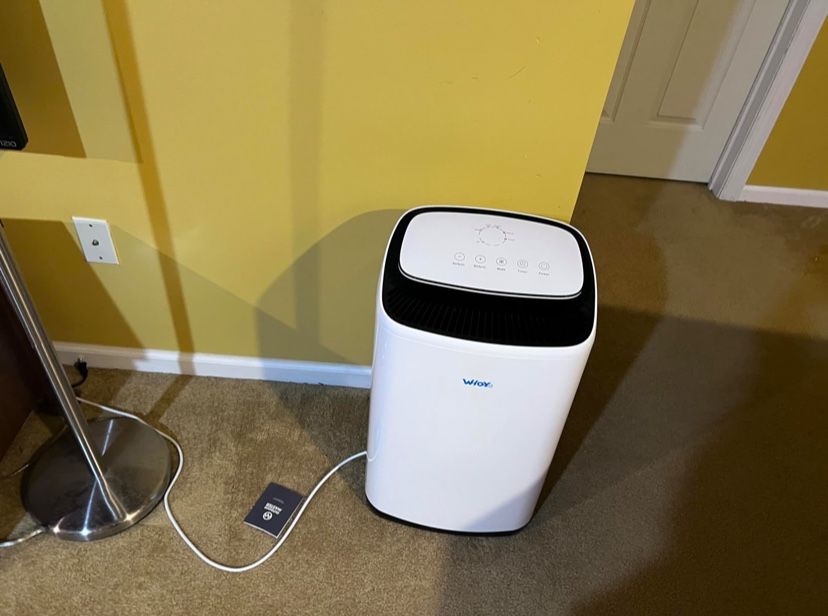 Dehumidifier (works Up To 4500 Sq Feet, Brand New)