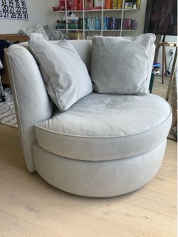Room & Board Eos Swivel Chair