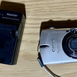 Canon PowerShot SD550 ELPH Digital Camera Silver 7.1MP 2.5" LCD 3X Optical Works