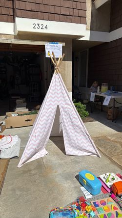 Pink kids teepee tent