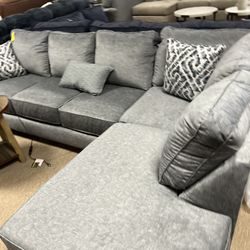 Stylish Nice Cozy Sectional! 