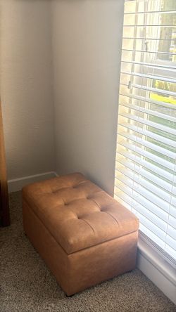 Small storage bench