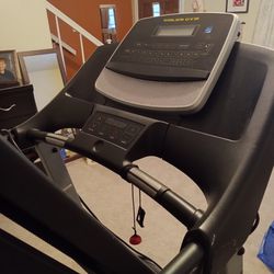 Treadmill Gold Gym