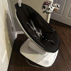 4moms MamaRoo multi-motion Baby Swing