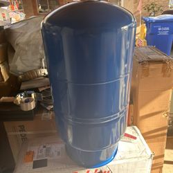 New Water Worker 20 Gal. Pressurized Well Tank