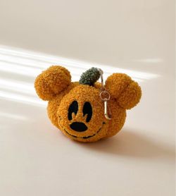 Mickey Pumpkin Halloween keychain