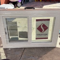 Simonton Show Window 