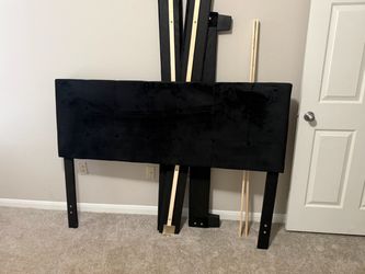 Queen bedframe &  metal box spring