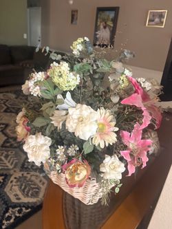 Artificial flower basket