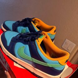 Nike Dunk size 7 