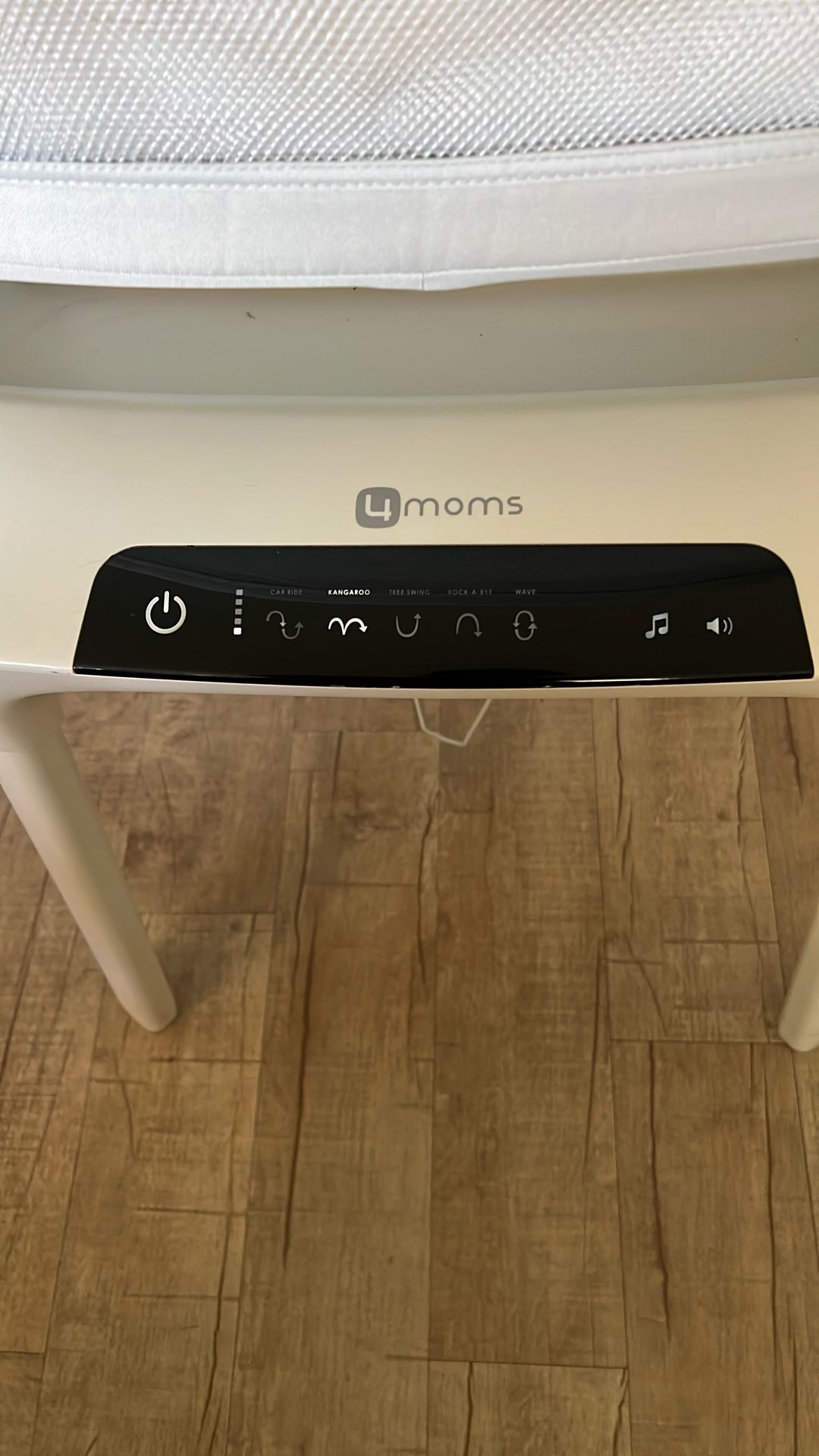 4 Moms MamaRoo Bassinet