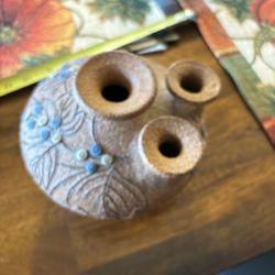 Carma Sand Art pottery vase/oil Lamp Tri Flower Signed Studio Hand crafted 1984