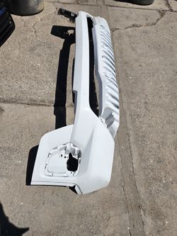 Chevy Colorado front bumper Oem