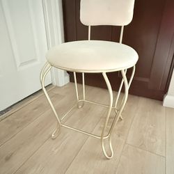 ✨Cream Velvet Vanity Chair — Gold Frame — Like New! ✨