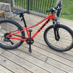 Kid’s Bike Trek Precaliber 24”  Mountain Bike
