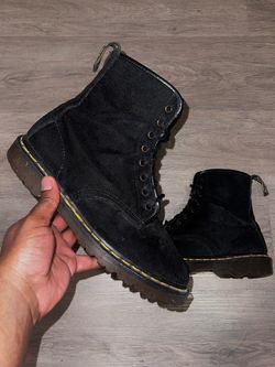 Wmns 9- Dr. Marten’s Air Wair 1460