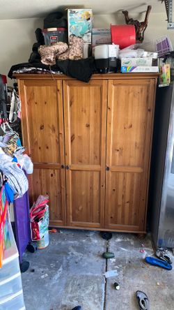 Dresser 56’ wide 23’ depth 73 tall excellent  condition armoire storage
