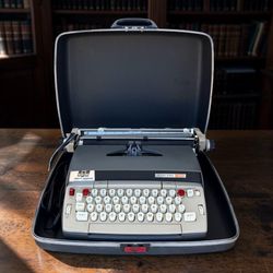 Vintage Smith Corona Electra 120 Electric Typewriter w/ Case - Works!
