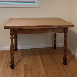 Dining Room Table With Four Chairs