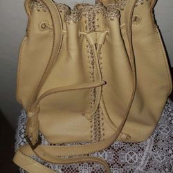NEW WITHOUT TAGS THE SAK GENUINE LEATHER CROSSBODY IVY DRAWSTRING BUCKET SATCHEL HANDBAG PURSE BAG