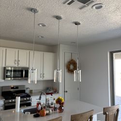 3 Pendant Lights