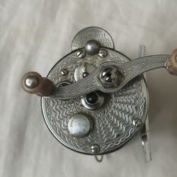 Vintage Plugger Summit Bait Casting Reel 1993L Missing 1Screw