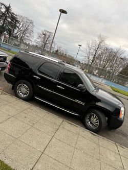 2008 yucon Denali, backup camera , 4x4,DVD player recorder movie, smoke and pets free Home seriously buyers only please, ..