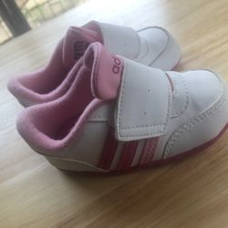 BRAND NEW ADIDA TODDLER SNEAKER: Size 3K