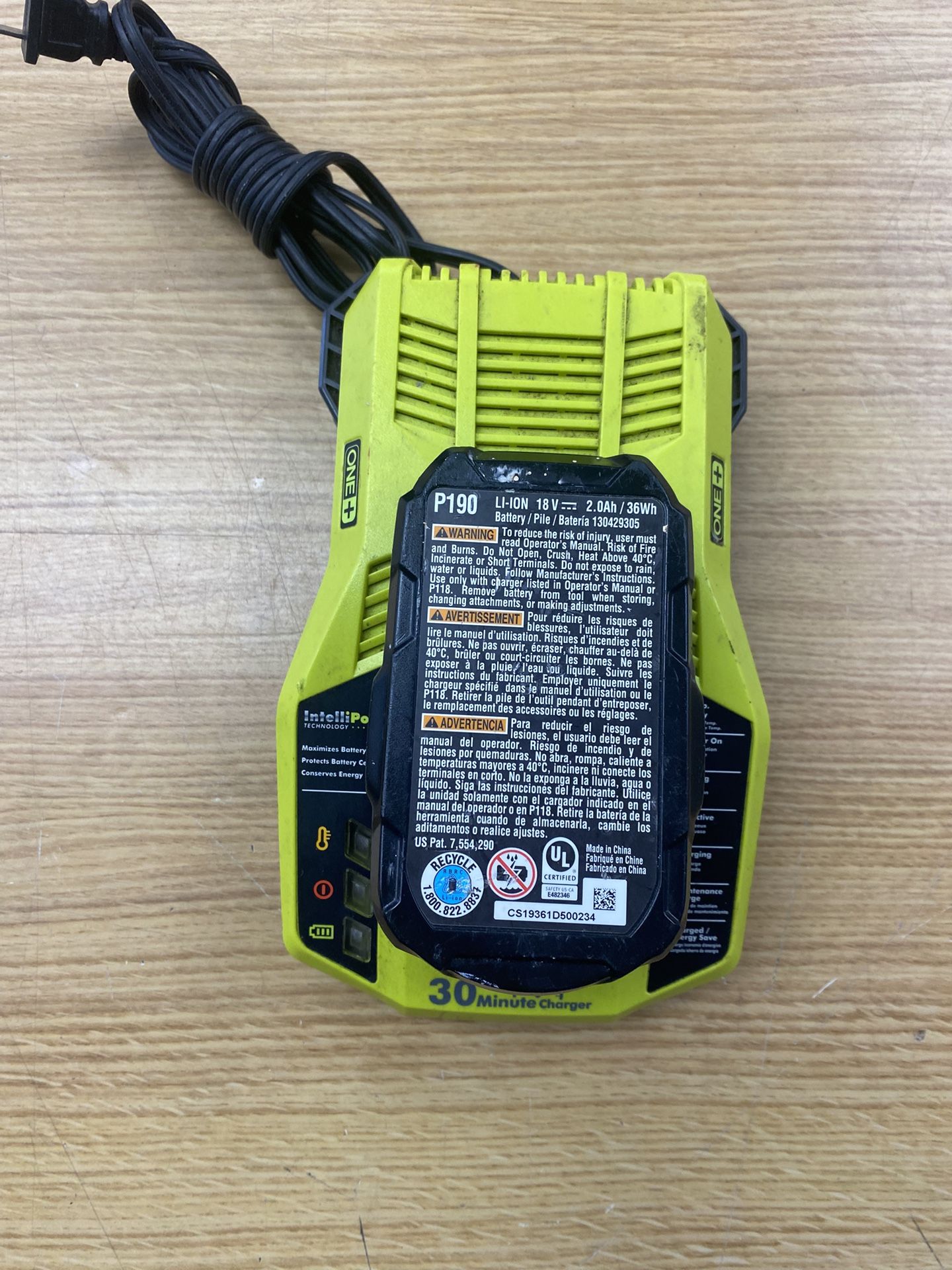 Ryobi P117 One+ 18v Li-Ion/NiCad Battery 30 Min Fast Charger With Battery