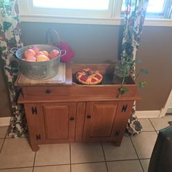 Old Wooden Dry Sinknormal Use Storag3