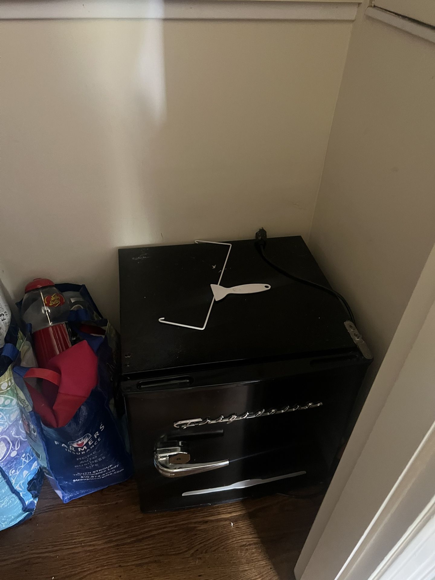 Vintage Retro Styled Mini Fridge - Black - Rarely Used