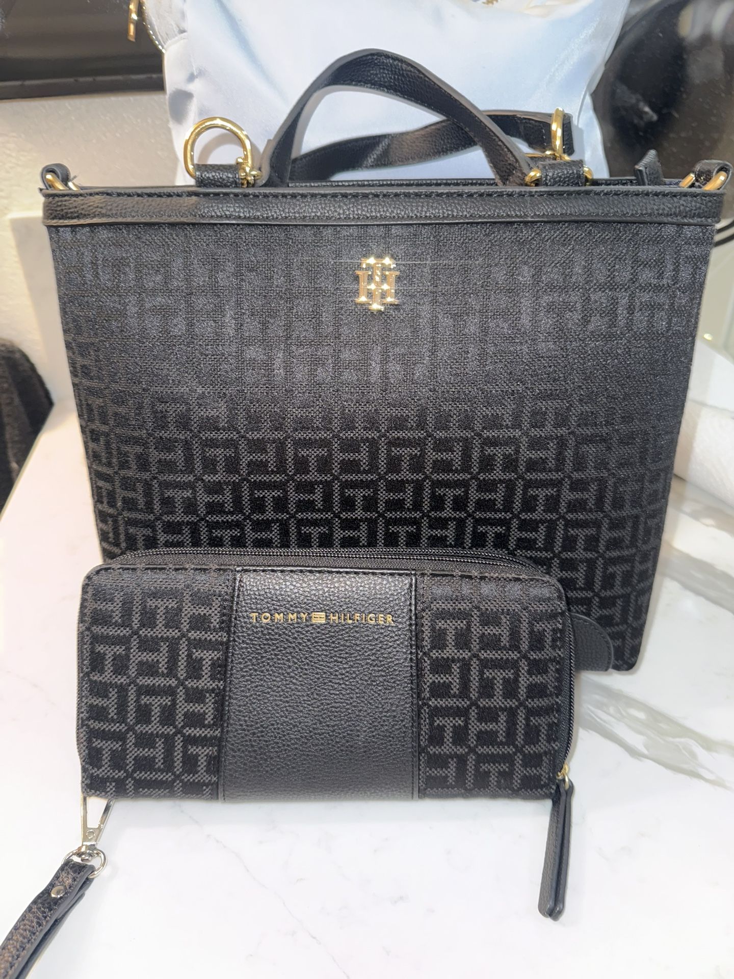 Tommy Hilfiger Tote Bag N Wallet