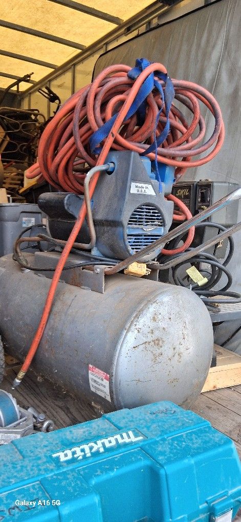 Air Compressor 