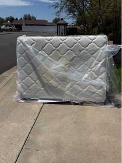 Free curb alert full-size mattress