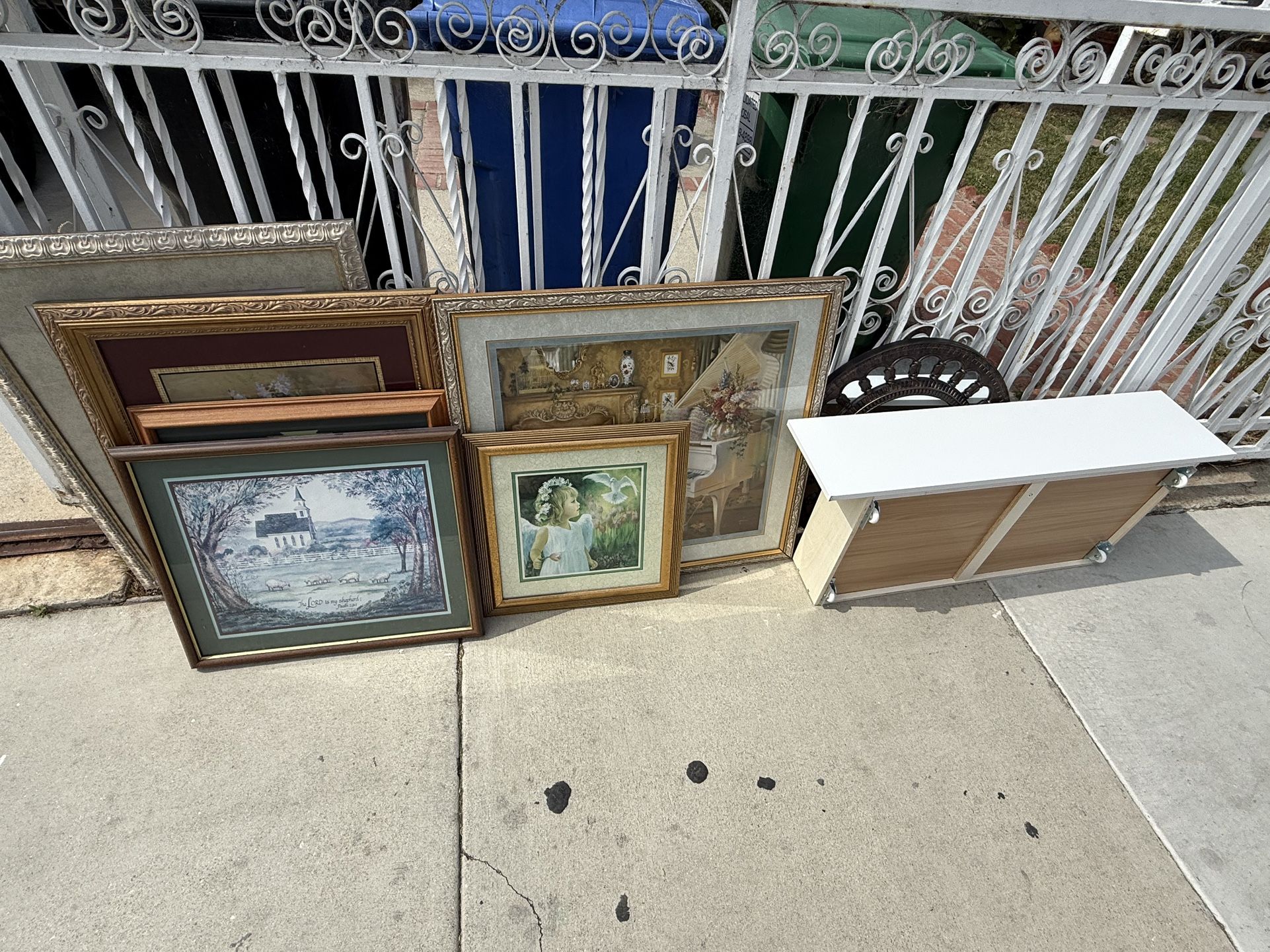 Free Paintings Frames