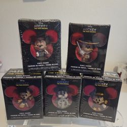 Mickey Mouse Vinyl Figurine 90yrs FUNKO