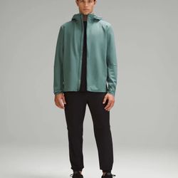 Lululemon Men’s Warp Light Packable Jacket “Kuwait”