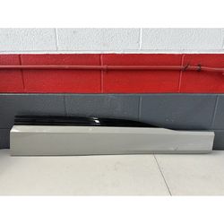 2019 - 2022 AUDI E-TRON FRONT RIGHT DOOR ROCKER MOLDING TRIM OEM 4KE 853 960